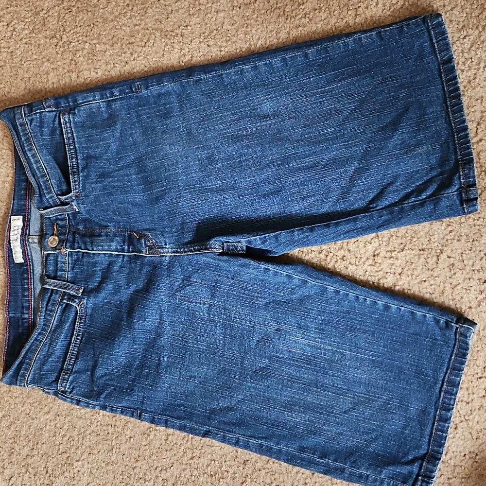 Levi's 548 Perfectly Slimming Classic Denim Jean Shorts Size 10 Bermuda Blue